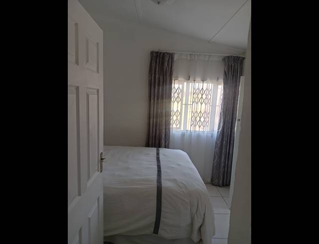 4 BEDROOM HOUSE FOR SALE IN CHATSWORTH CENTRAL